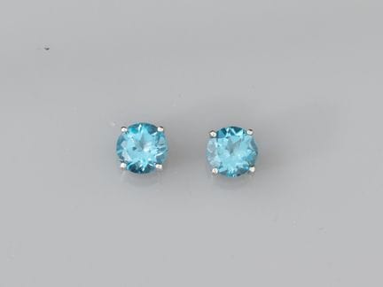 Pair of chips in 750°/°°(18K) white gold, each set