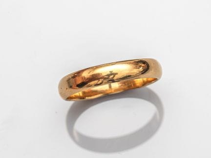 750°/°° (18K) gold wedding band. 3.6 g. TDD 66