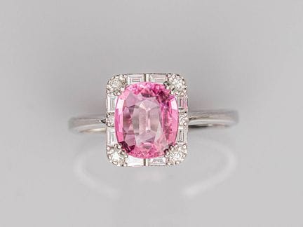 750°/°° (18K) white gold ring, set with a 1.69 ct 