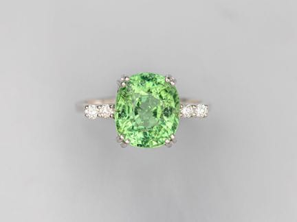 750°/°° (18K) white gold ring, set with a cushion-