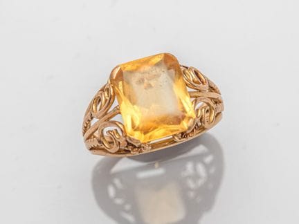 750°/°° (18K) yellow gold ring, openworked with sc