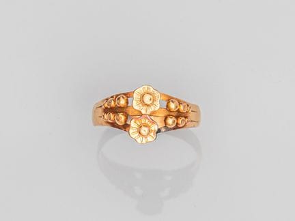 Kleiner antiker Ring aus 750°/°° (18 K) Gold, verz