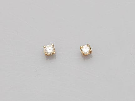Ein Paar Ohrstecker aus 750°/°° (18 K) Gelbgold, j