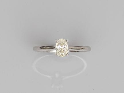Solitärring aus 750°/°° (18 K) Weißgold, besetzt m