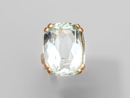 750°/°° (18K) yellow gold ring, set with a large c