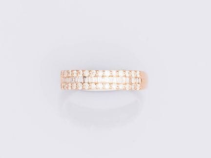 Delicate 750°/°° (18K) rose gold band ring, set wi