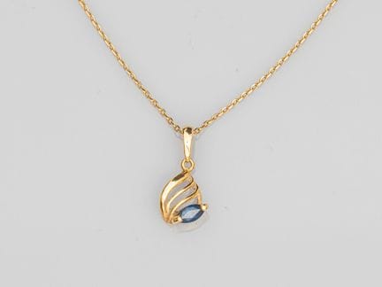 Zierliche Halskette aus 750°/°° (18 K) Gelbgold mi