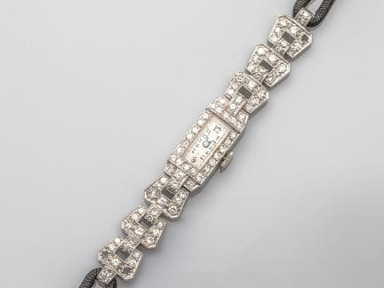 Art Deco ladies' wristwatch in platinum, with a re