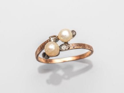 Kleiner Kreuzring aus 750°/°° (18 K) Gold und 800e