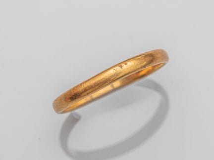 750°/°° (18K) gold wedding band. 3.01 g. TDD 62