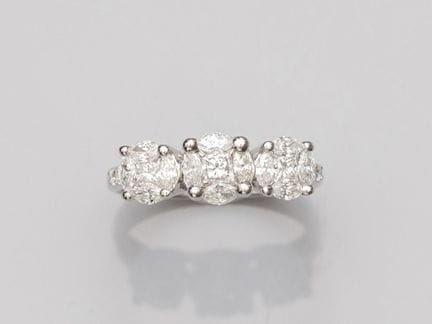 Ring in 750°/°°(18K) white gold, set with princess