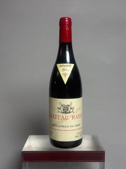 1 bottiglia di Château RAYAS 2011 - CHÂTEAUNEUF-DU