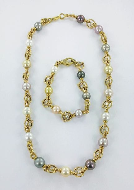 Impresionante collar largo de oro de 750 milésimas
