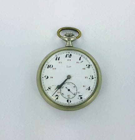 LIP.
Reloj de bolsillo de metal.