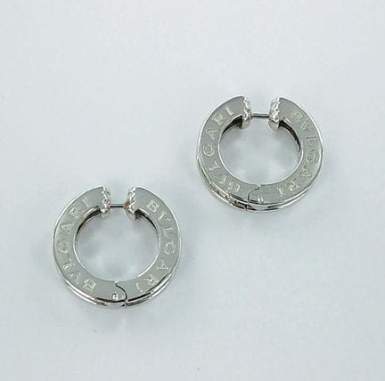 BULGARI.
Par de pendientes de oro blanco de 750 mi