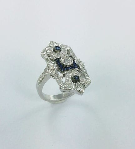 Anillo de oro blanco de 750 milésimas con diamante