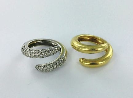 Bague deux ors 750 millièmes partiellement pavée d