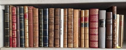 23 works, 25 volumes:
- THOMAS-LEFEBVRE (P.). *La 