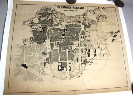 CLERMONT-FERRAND IN TWENTY YEARS.
Printed map, 1 s