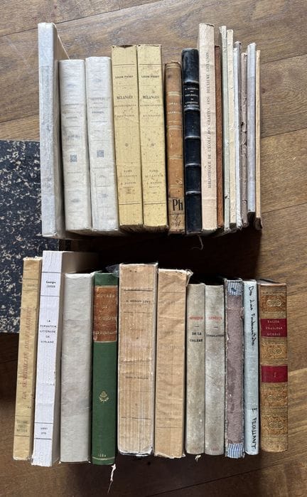 26 works—27 volumes, including:
- LAUMET (Lucien).