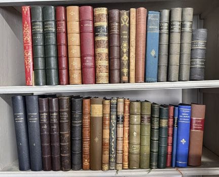 HISTORY. A fine set of 31 works (36 volumes) bound