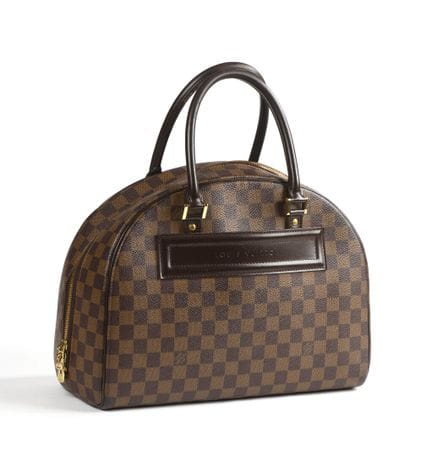 Louis VUITTON
Bolso modelo «Nolita» de lona recubi