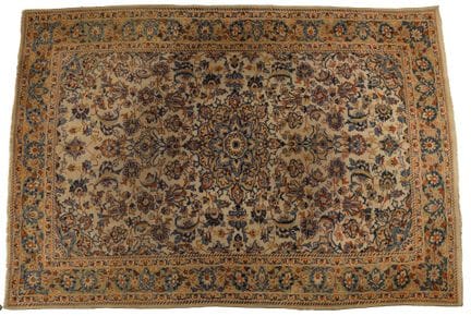 IRAN, Kashan
Large hand-knotted wool rug, featurin