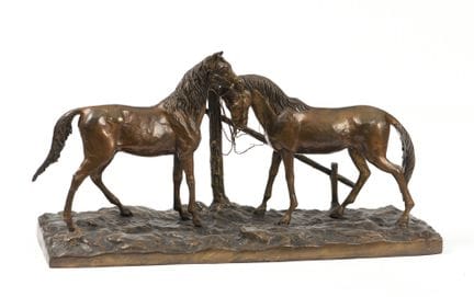 "L'accolade"
Bronze à patine brun mordoré.
29,5 x 