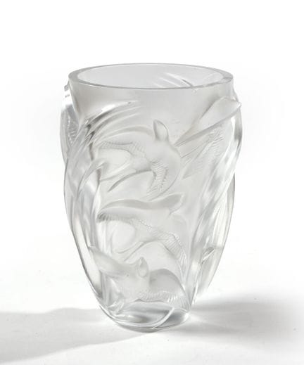 LALIQUE FRANCIA
Jarrón con golondrinas, de cristal