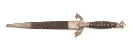 Steel hunting dagger with a fluted and filigree-de