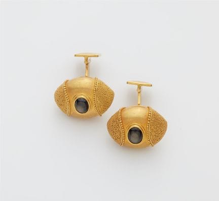 Wilhelm Nagel
A pair of German 18k gold granulatio