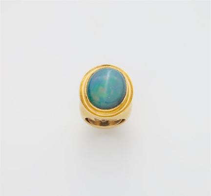 Wilhelm Nagel
A German forged 18k gold and opal ri