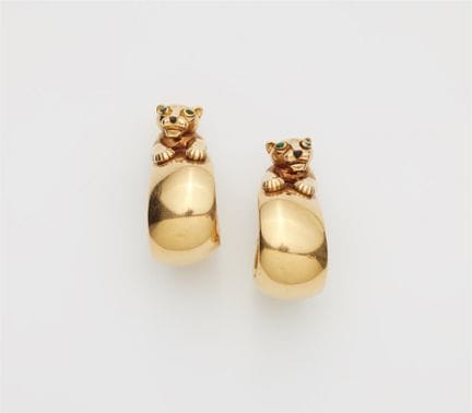 Cartier
A pair of French 18k yellow gold onyx and 
