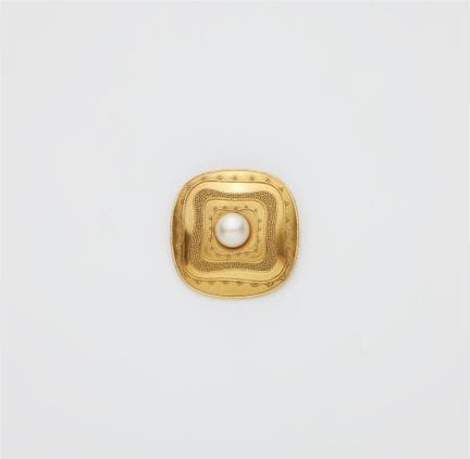 Elisabeth Treskow
A German 18k gold granulation an