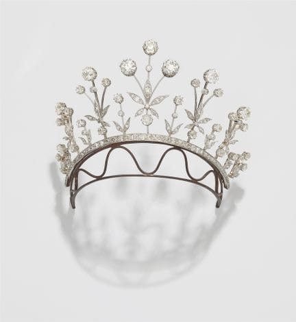 An important 18k white gold and diamond Belle Epoq