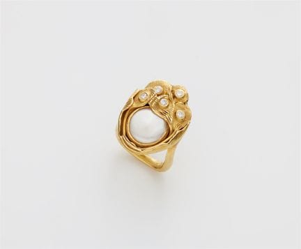 Hans-Leo Peters
A German hand-forged 18k gold moth