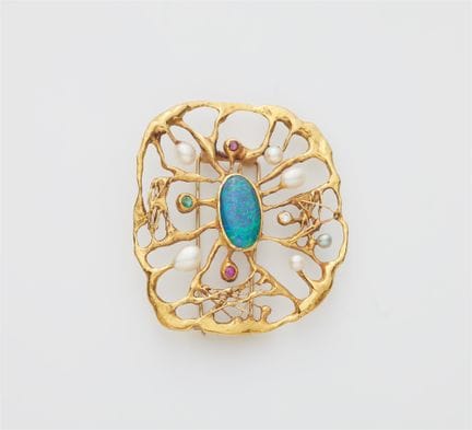 Hans-Leo Peters
A German hand-forged 18k gold cult