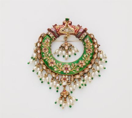 An Indian 18k gold polychrome enamel colourless st