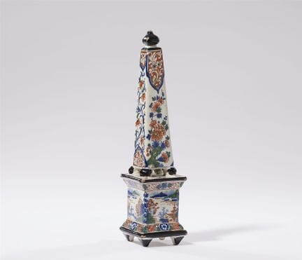 Obélisque de table au décor « Cachemire »

Faïence
