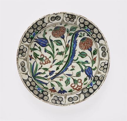 Bol d'Iznik

Pâte cuite, décor sous glaçure en ble