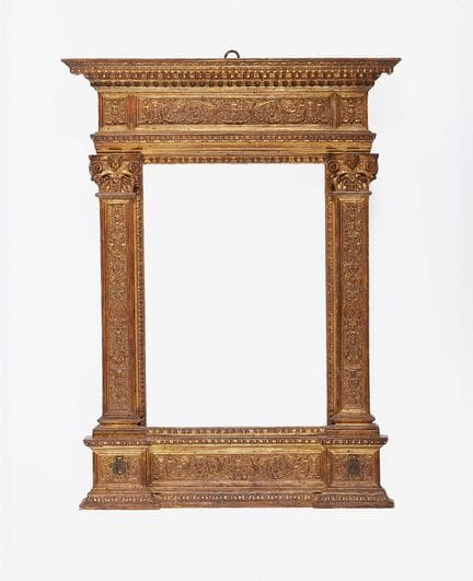 Cornice del tabernacolo con decorazione a pastigli