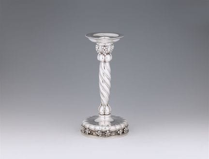 Georg Jensen
Grande candelabro n. 264

Argento. Mo