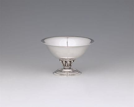 Georg Jensen
Piccola ciotola con piedino n. 180

A