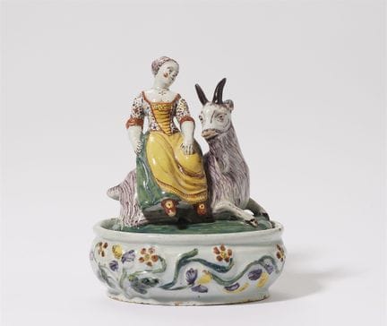 Beurrier représentant une bergère

Faïence, décor 