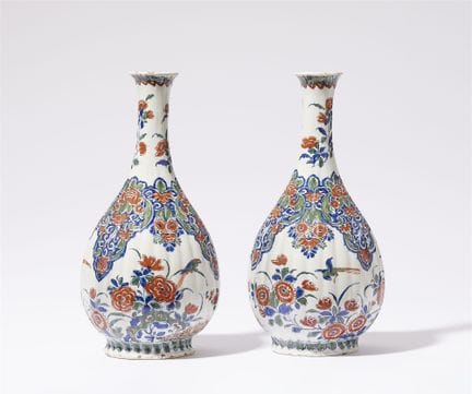 Paire de vases au décor « Cachemire »

Faïence, dé