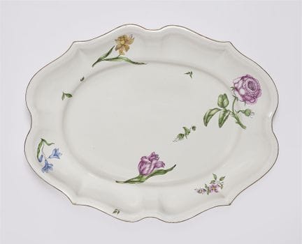 Strasburgo
Paul Hannong
Piatto ovale con "fleurs e