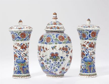 Ensemble de trois vases au décor « Cachemire »

Fa