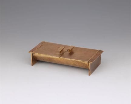 Emmy Roth
Portasigarette di Emmy Roth

Ottone, con