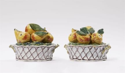 Paire de corbeilles à fruits servant de soupières
