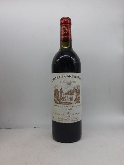 1981年 Ch CARBONNIEUX 红葡萄酒，佩萨克-莱奥尼昂产区，1瓶
 请查看照片了解酒瓶
